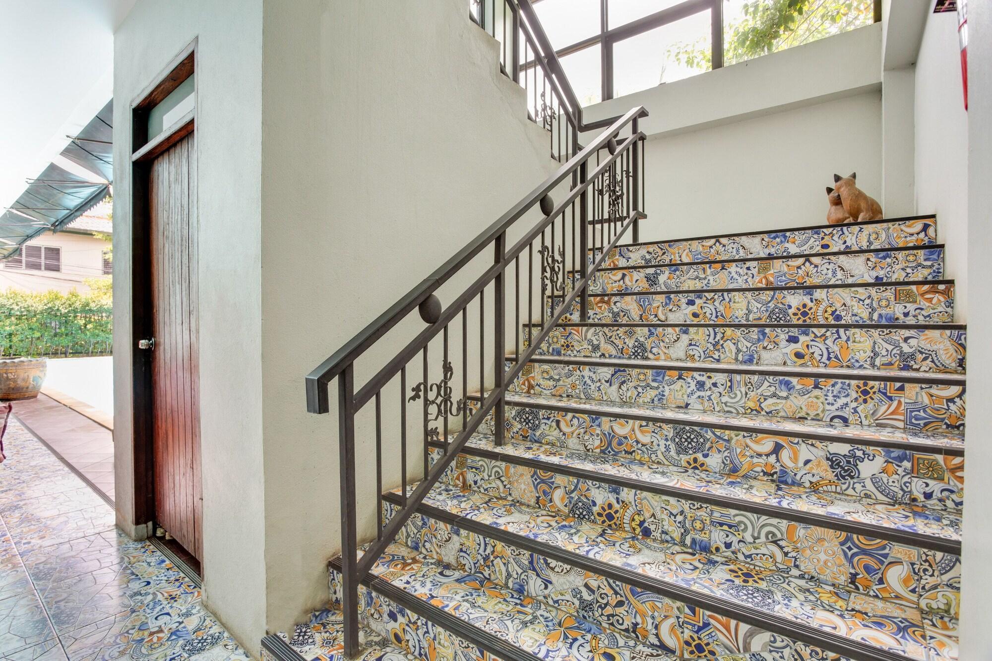 Capital O 1051 Pagoda House Hotel