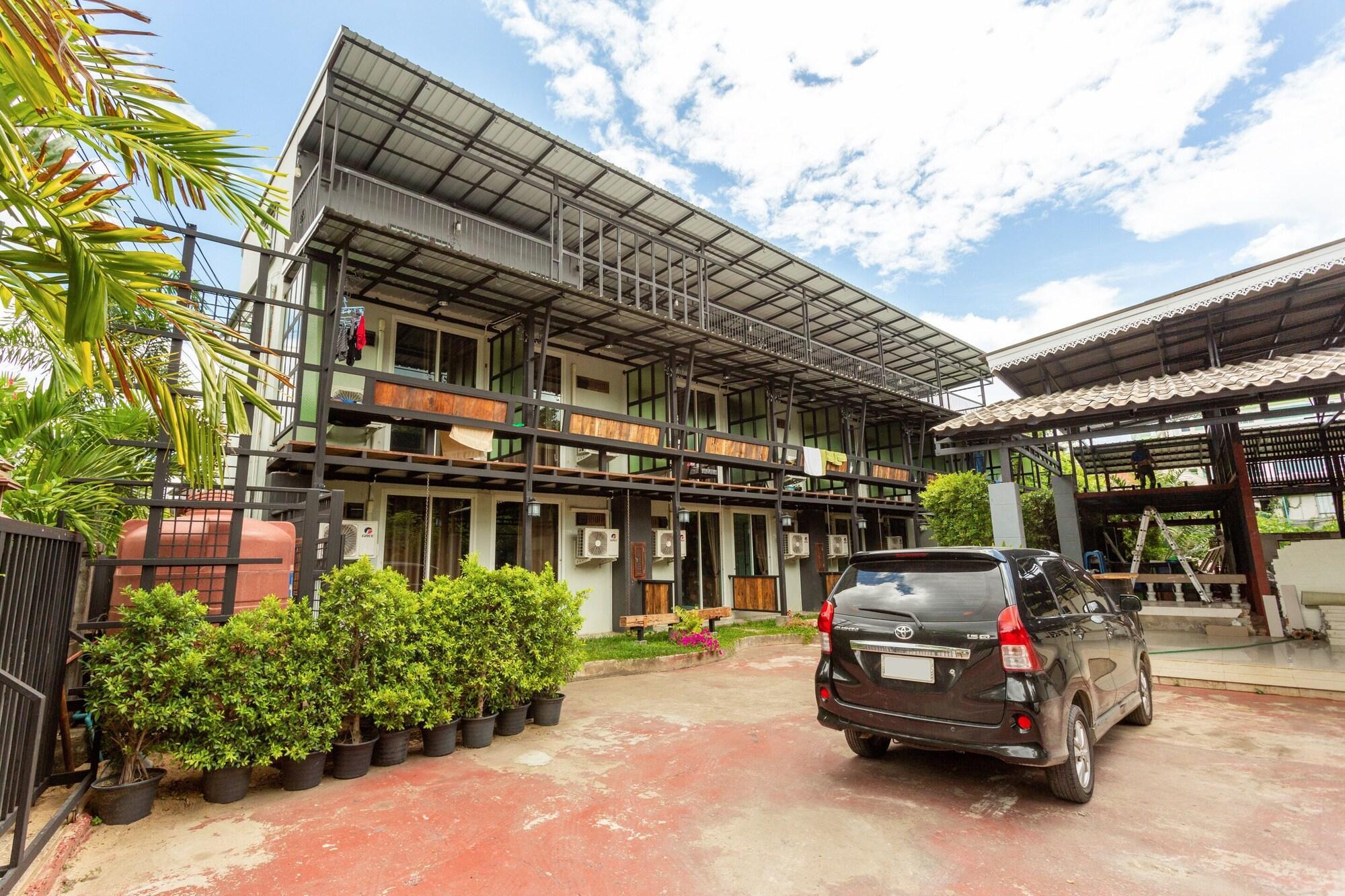 Capital O 1051 Pagoda House Hotel 3*